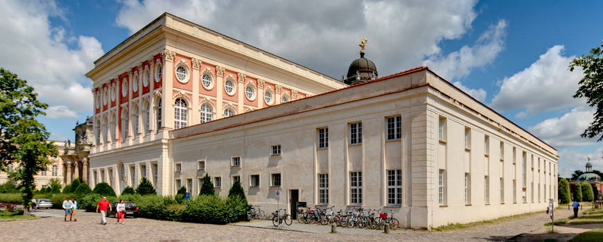 Neues Palais Library