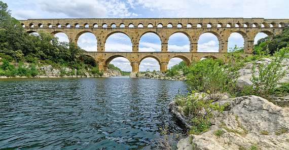 Pont du Gard: Brücke mit Wasserkanal aus der Römerzeit